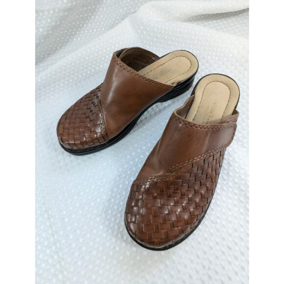NWOT! PREDICTIONS! WOVEN NUTMEG BROWN GENUINE LEATHER ADJUSTABLE CLOGS! SZ 6.5 - Picture 3 of 10
